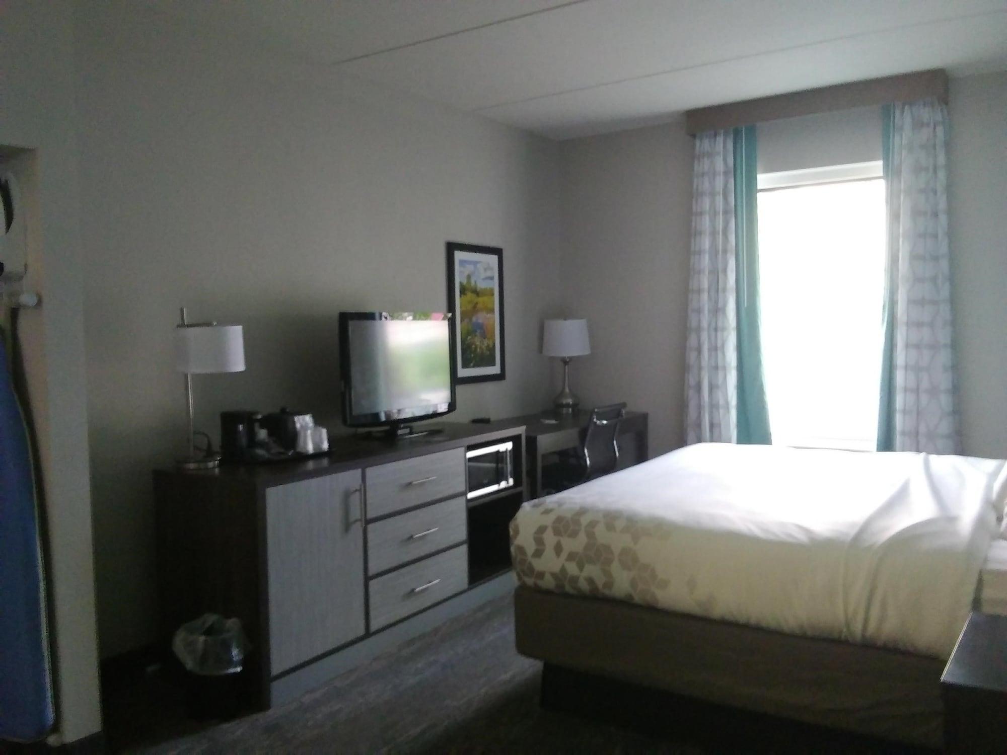 La Quinta By Wyndham Jamestown Extérieur photo