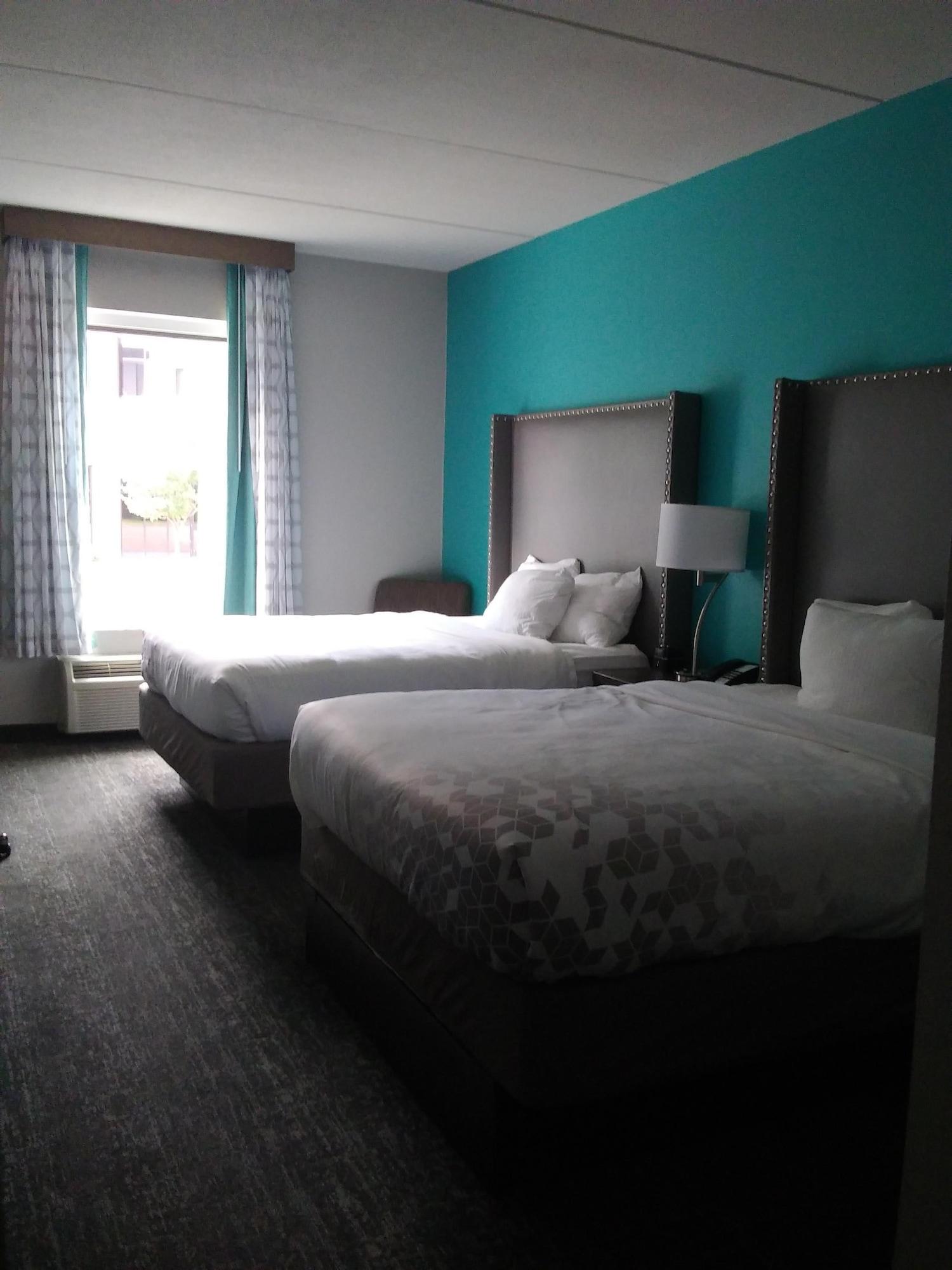 La Quinta By Wyndham Jamestown Extérieur photo