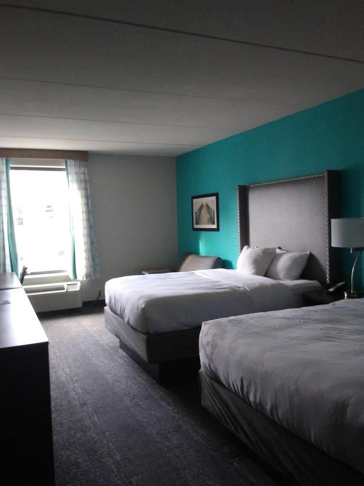 La Quinta By Wyndham Jamestown Extérieur photo