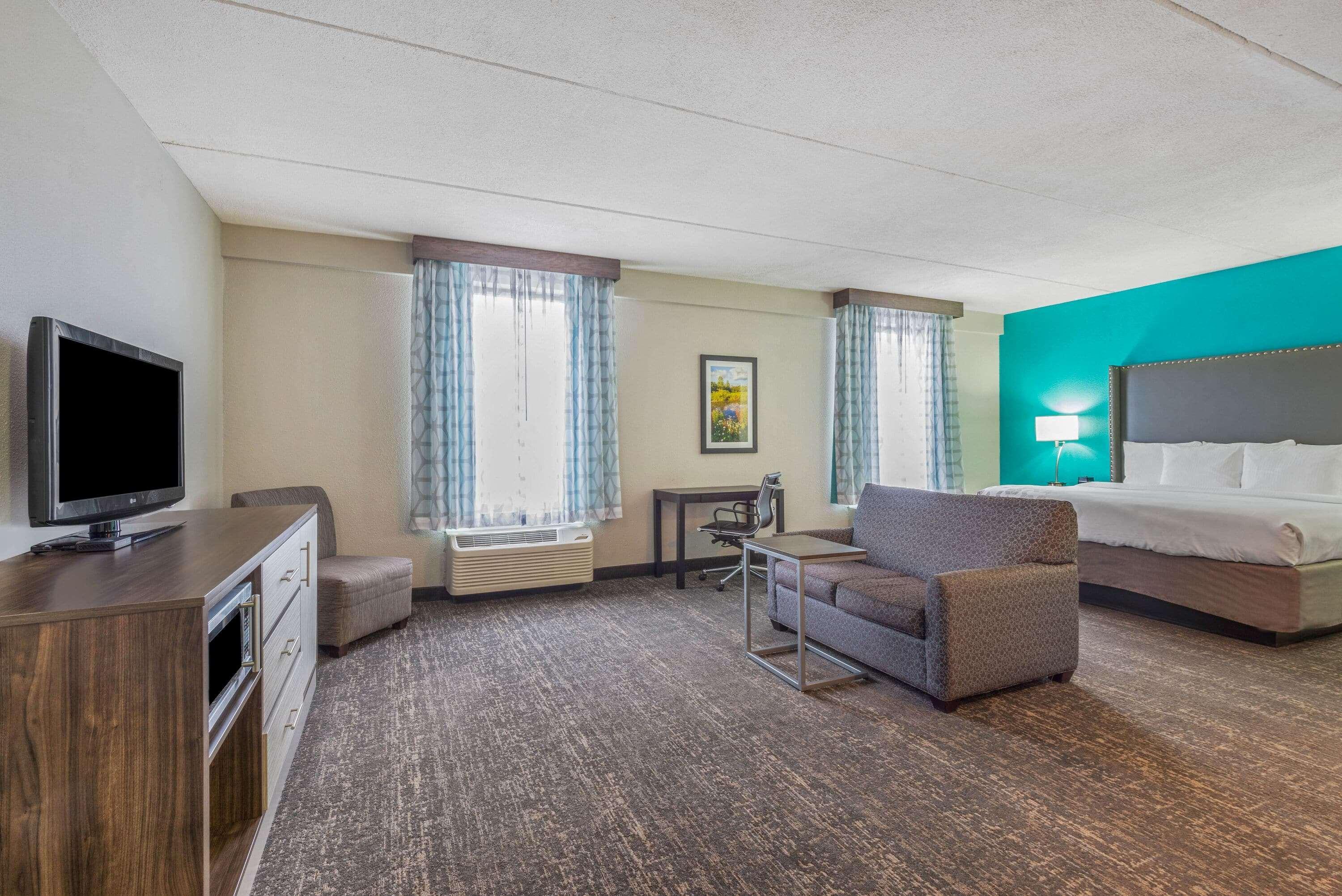La Quinta By Wyndham Jamestown Extérieur photo