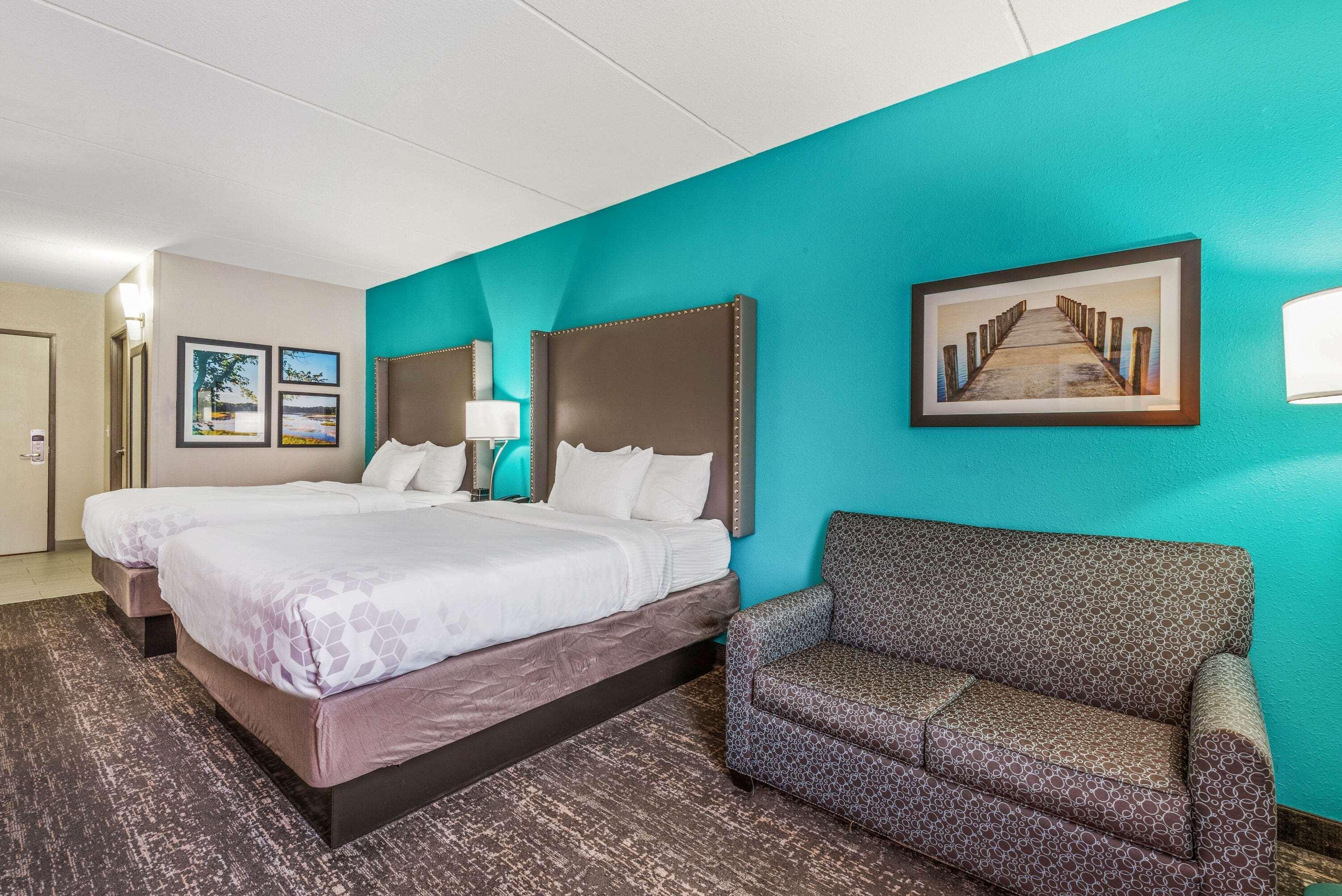 La Quinta By Wyndham Jamestown Extérieur photo