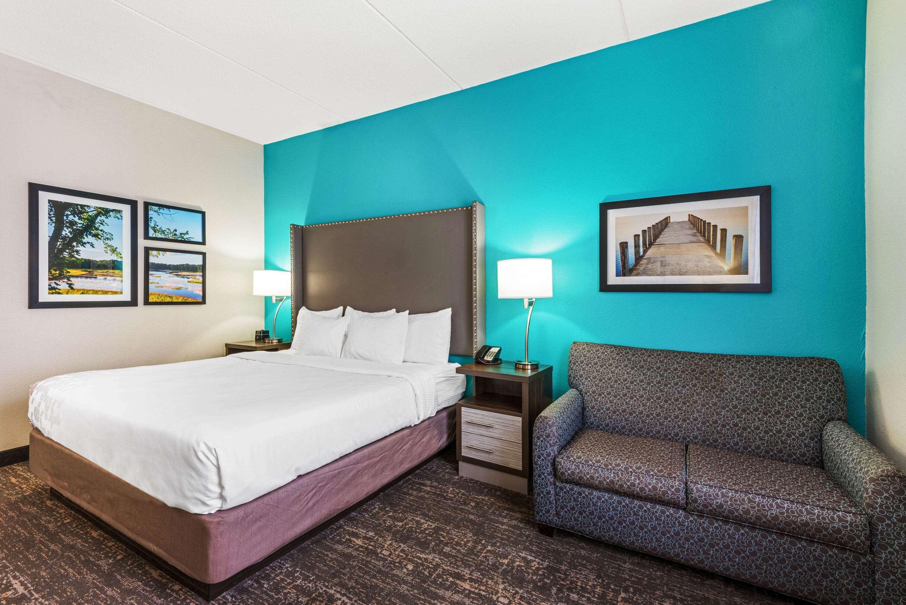 La Quinta By Wyndham Jamestown Extérieur photo