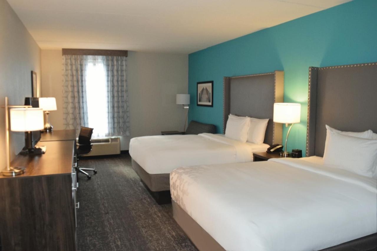 La Quinta By Wyndham Jamestown Extérieur photo