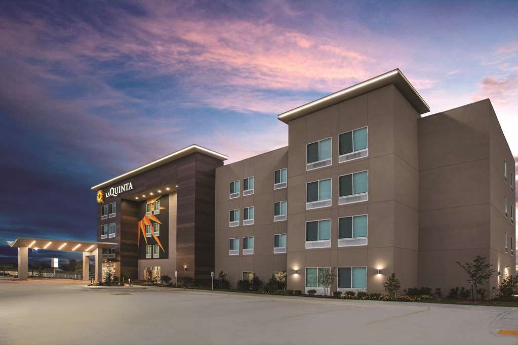 La Quinta By Wyndham Jamestown Extérieur photo